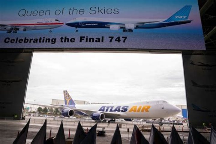 Are there any 747 still in service?