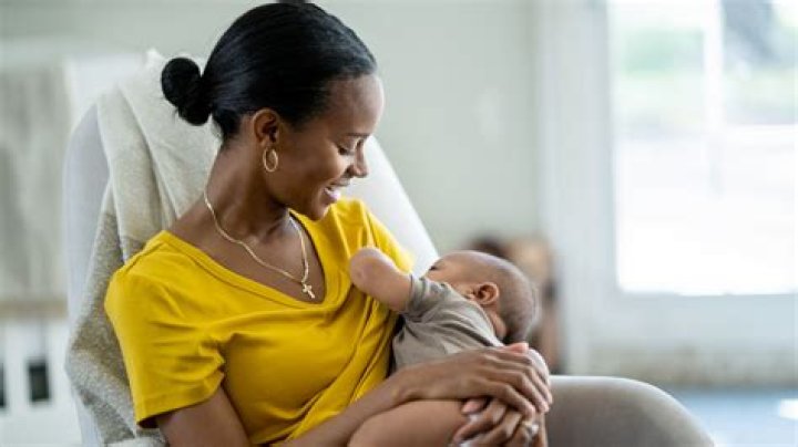 Can I breastfeed newborn lying down?