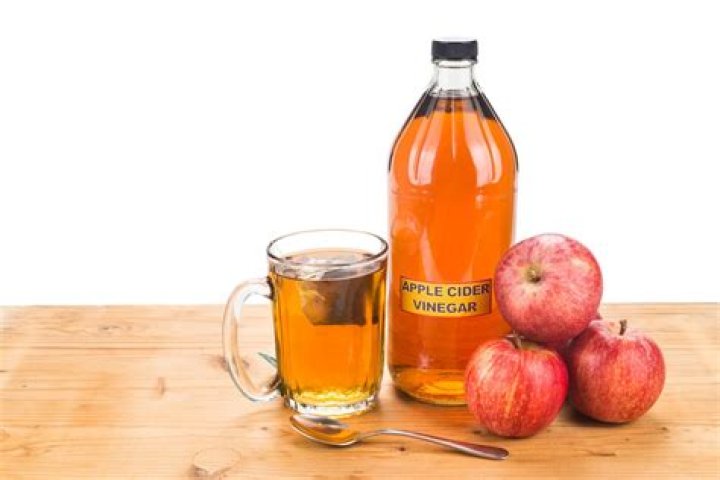 Can I use apple cider vinegar to clean my humidifier?