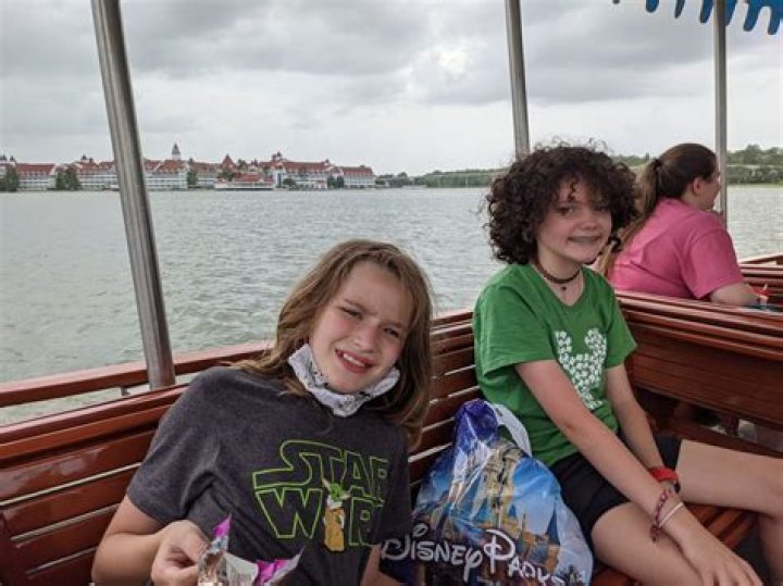 Can you take a boat from Fort Wilderness to Magic Kingdom?