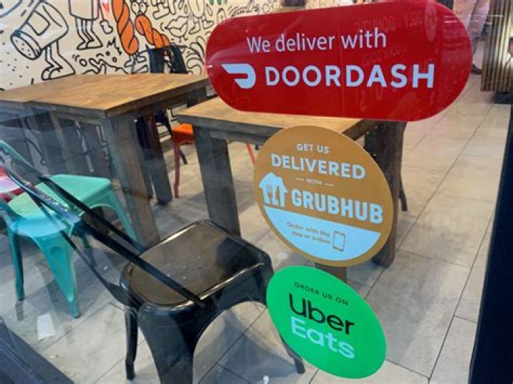 Can you work for both DoorDash and Uber eats?