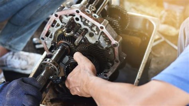 Do electric cars have a clutch?