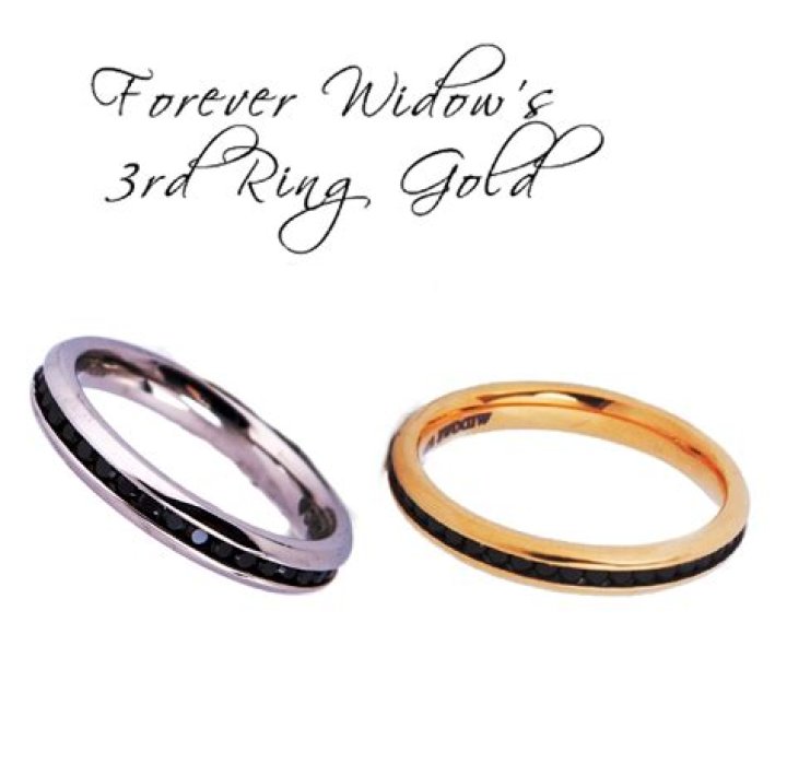 Do widows still wear wedding rings?