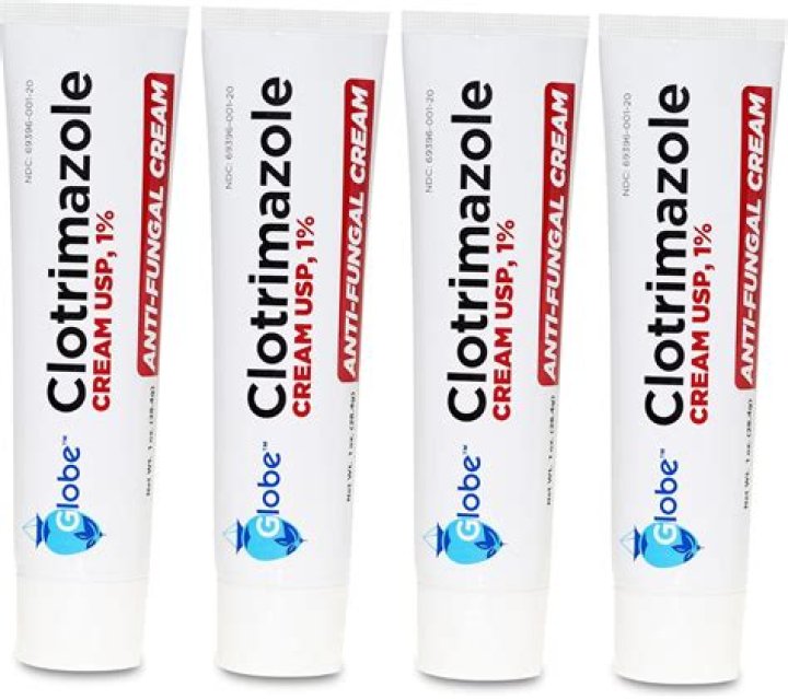 Does clotrimazole stop itching?