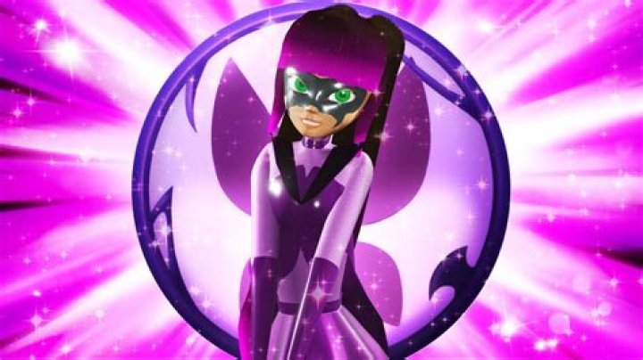 Does Lila help hawkmoth?
