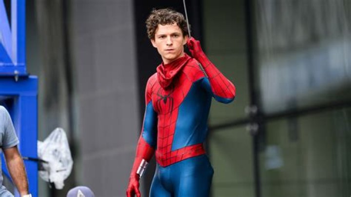Does Tom Holland accept fan mail?