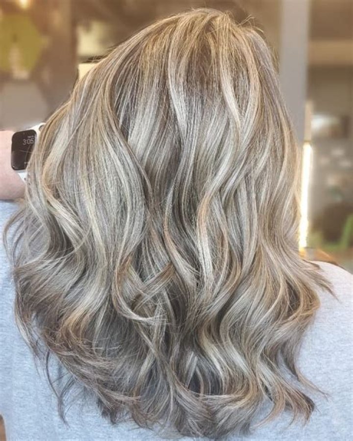 How do blondes go GREY?