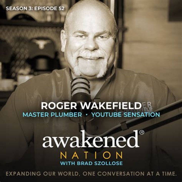 How is Roger Wakefield related to Geillis?
