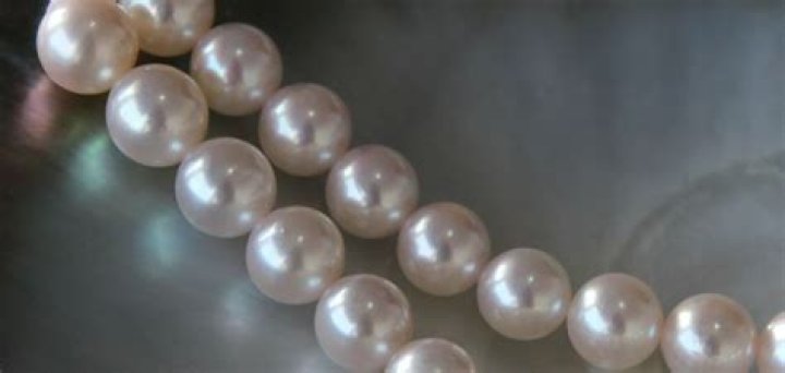 How much are white pearls worth?