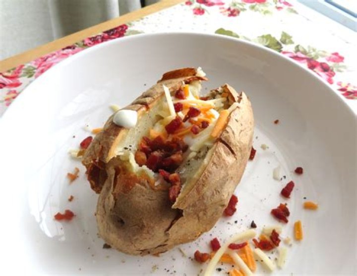 Is a jacket potato healthier than a sandwich?