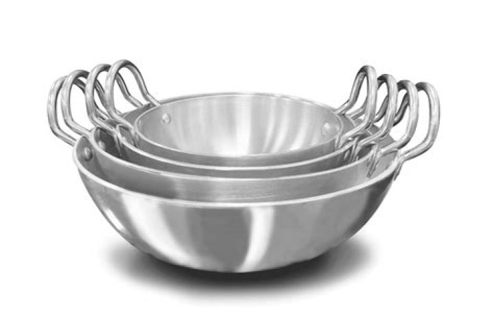 Is aluminium Kadai good for cooking?