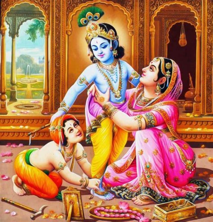 Is Krishna and Karna are friends?