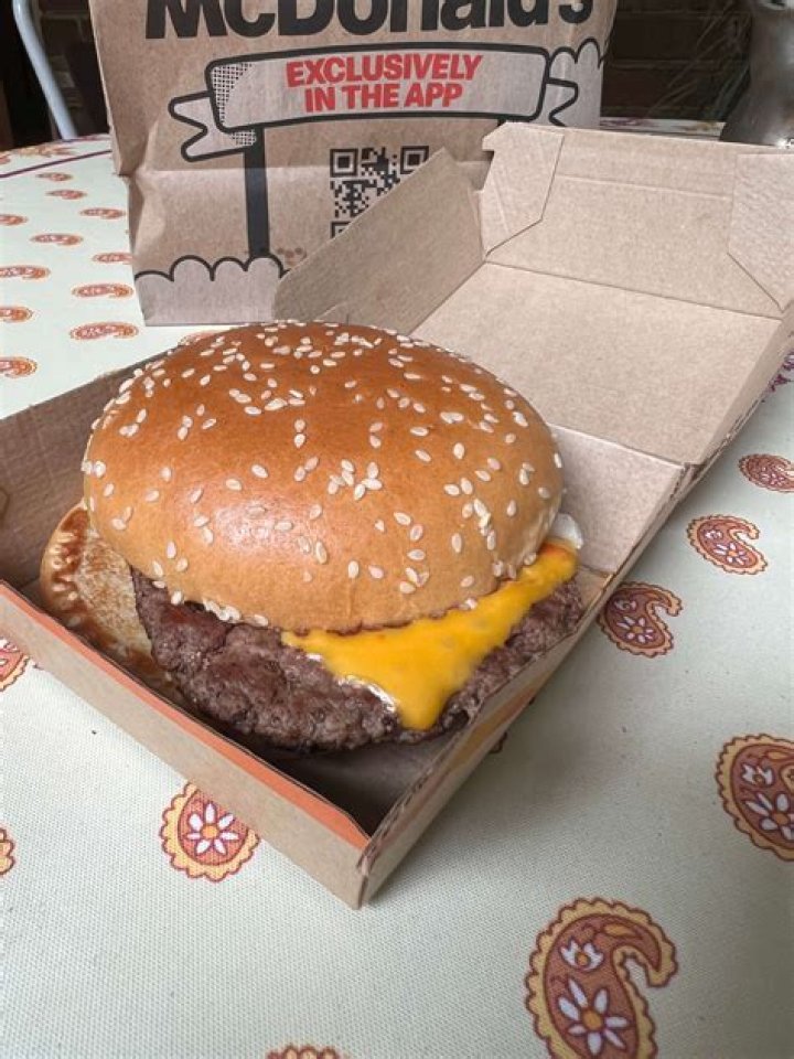 Is McDonald's Quarter Pounder never frozen?