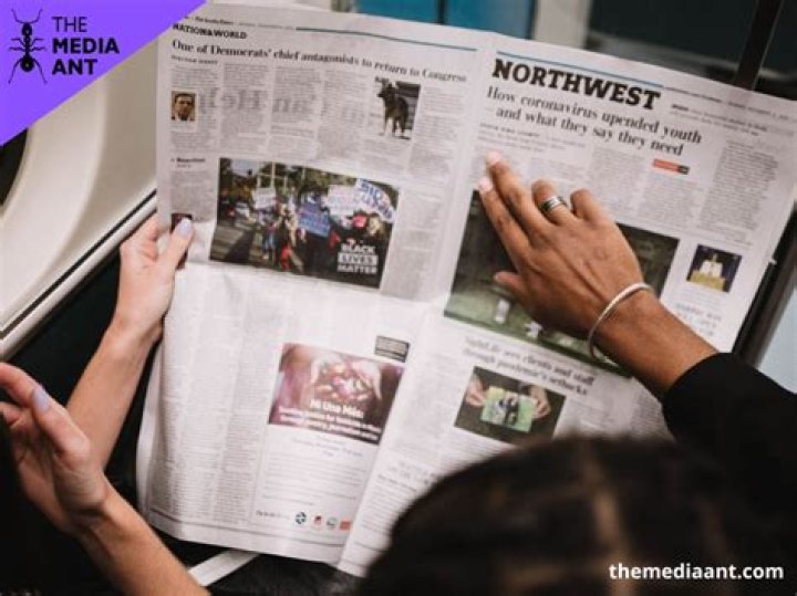 What are the advantages of newspaper?