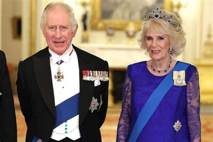 What does the Queen never eat?