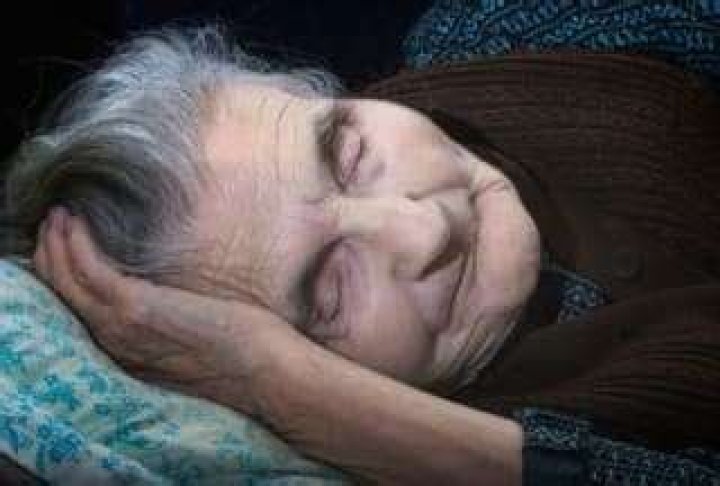 What helps dementia patients sleep at night?