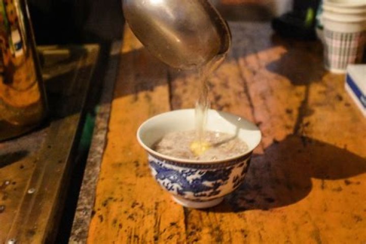 What type of tea do Tibetans drink?