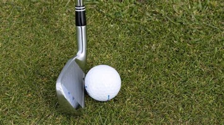 Where is the sweet spot on a golf club?