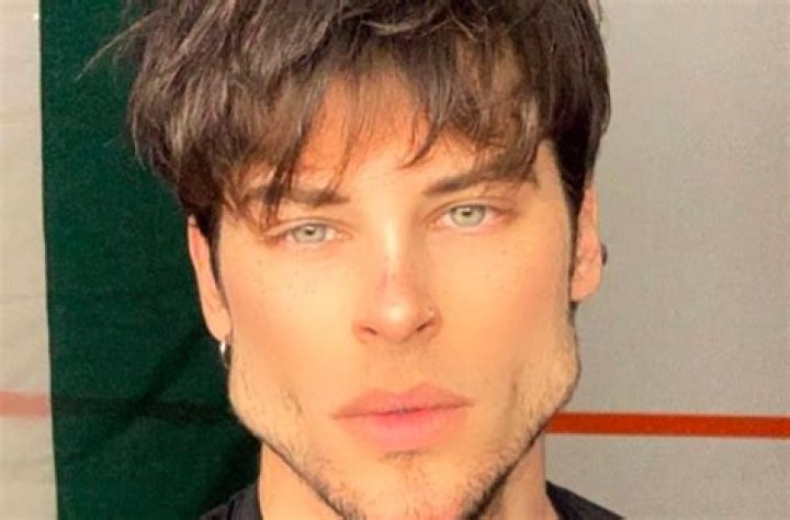 Who has the sharpest eyes in the world?